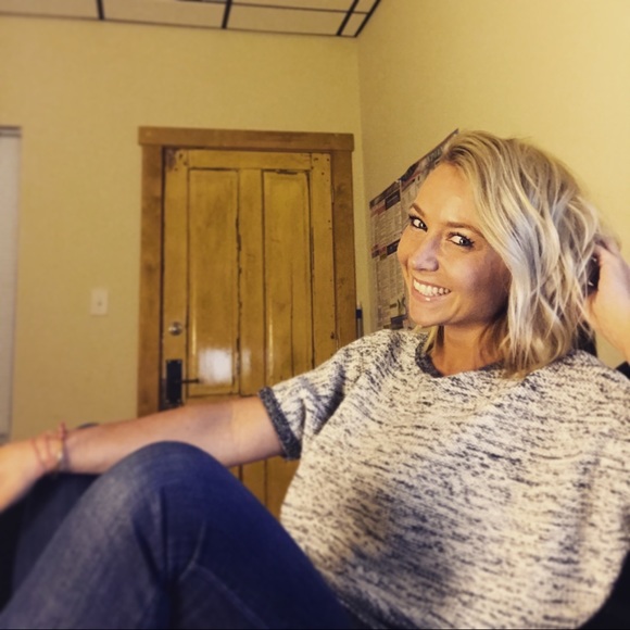 Meet your Posher, Brandy - Picture 1 of 1